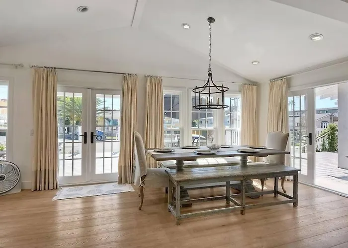 Walk To Beach, Ac, Firepit, Grill